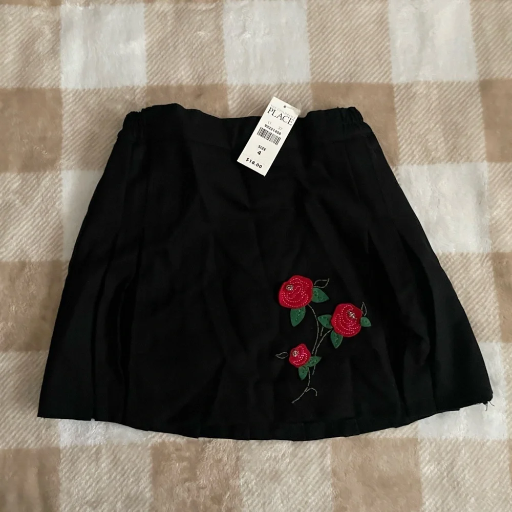 Vintage Girls The Children's Place Black Skirt with Red Floral Design